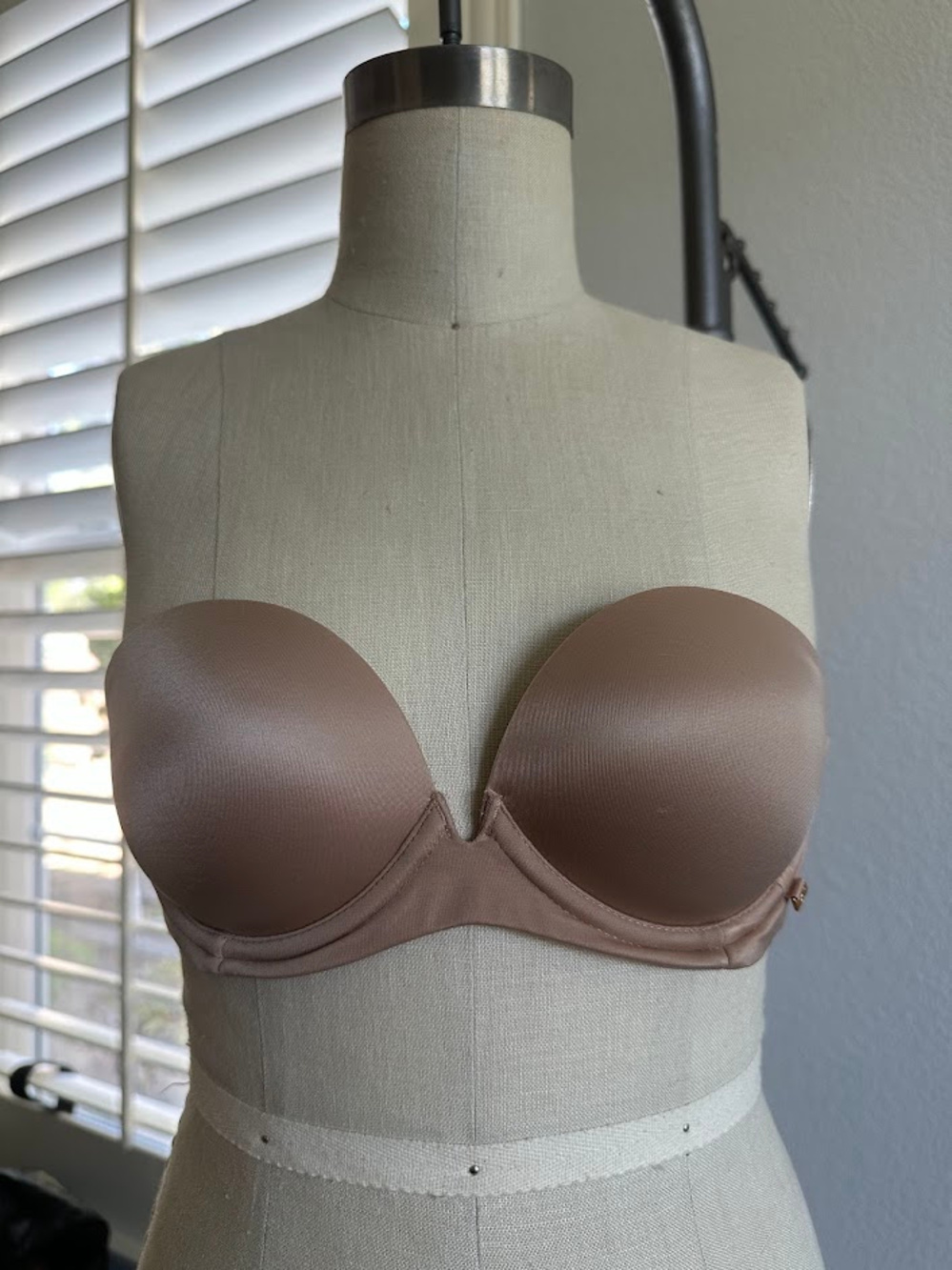Victoria's Secret Strapless Bra Padded Nude 30A/B65
